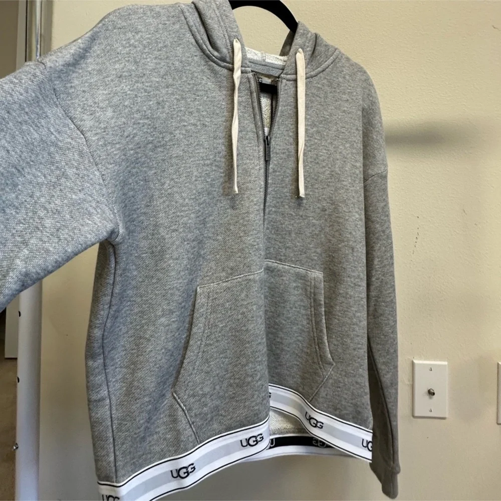 UGG Kaelie Zip Hoodie in Grey - Size M - NEW With Tags - Picture 1 of 5